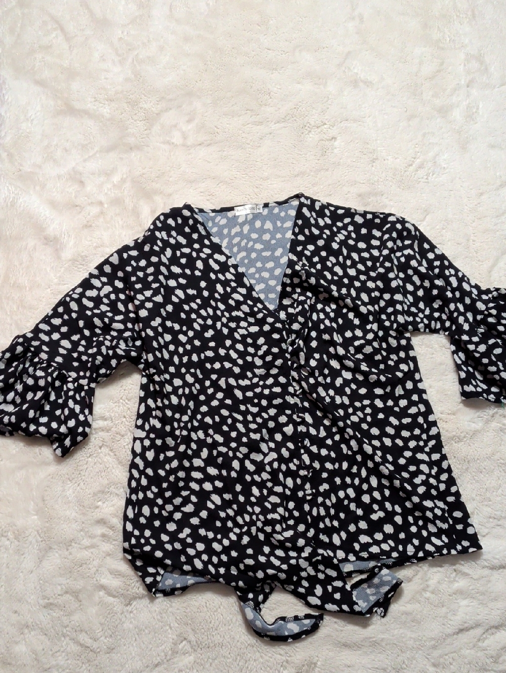 Women's Black & White Spot Print V-Neck Ruffle Sleeve Blouse